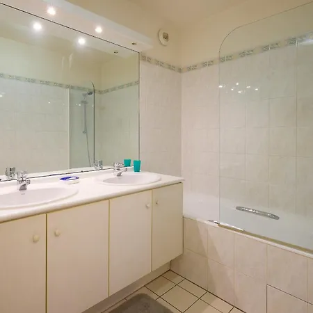 Appart Spacieux, De 90 M2, Le Plessis-Robinson