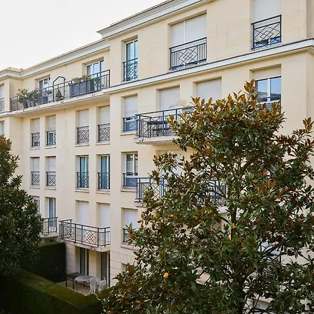 Appart Spacieux, De 90 M2, Daire Le Plessis-Robinson